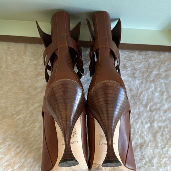 Burberry Ankle Boot - original box and dust bag included- 7.5 US - Picture 8 of 10